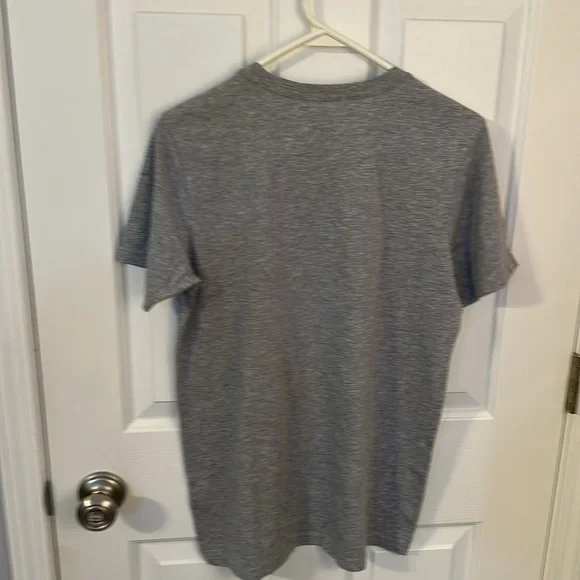 NWT Boys Adidas Gray T-Shirt with Logo - Picture 2 of 5